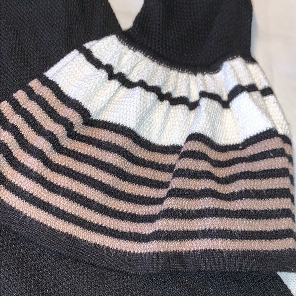 Elle black sweater flare sleeves medium - Picture 3 of 6